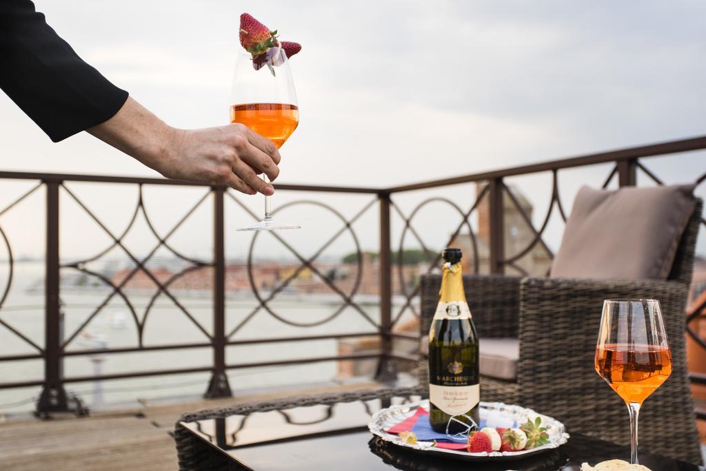 The Penthouse And Rooftop-terrace At Molino Stucky Venecia